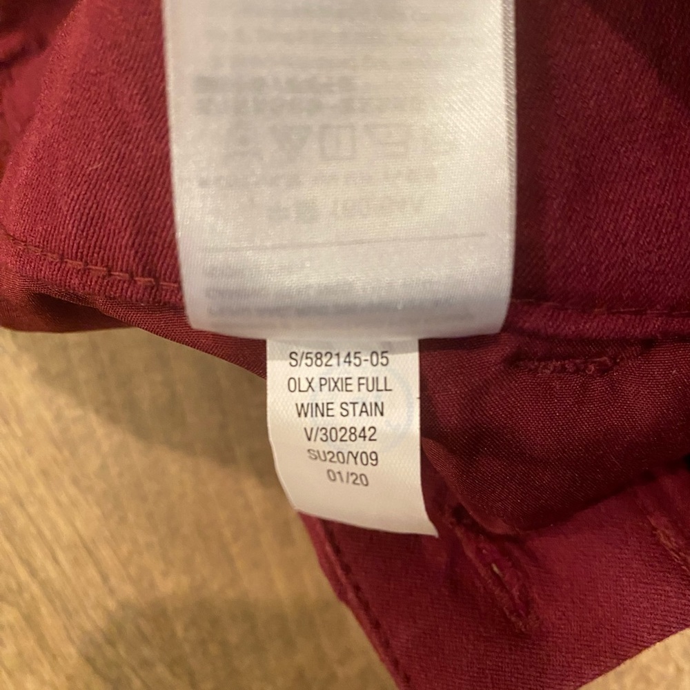 Old Navy Pixie Mid Rise Pant - Picture 5 of 10